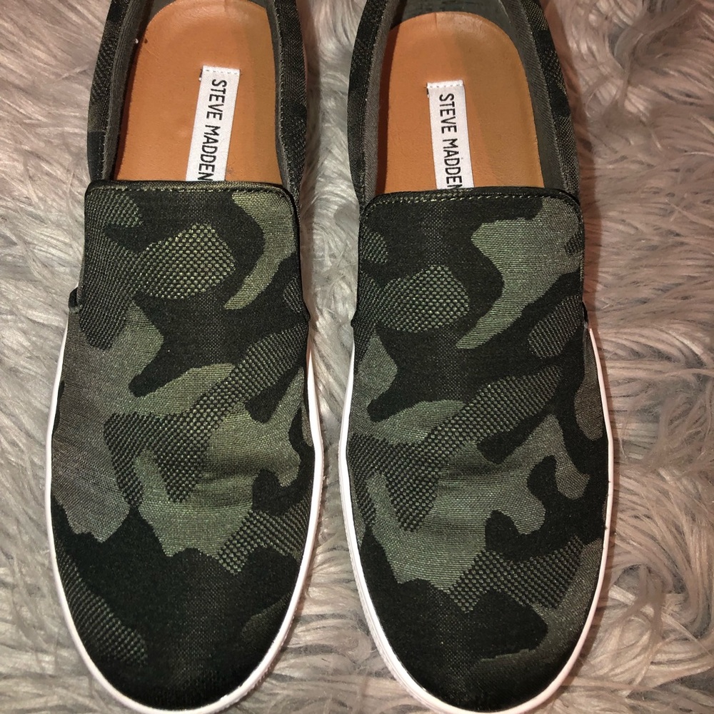 Steve Madden Gills Camo Sneakers
